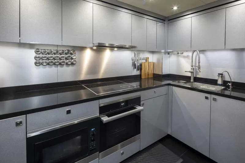 Slide: The Image of Sunseeker 95 Yacht 2017 - 4721886