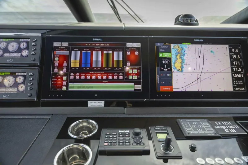 Slide: The Image of Sunseeker 95 Yacht 2017 - 4721891