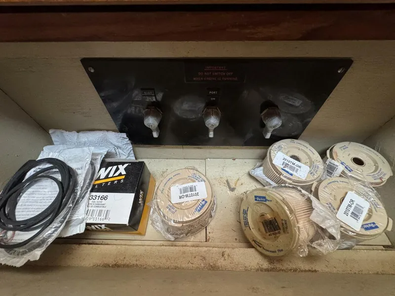 Slide: The Image of Grand Banks 42 Motor Yacht 1989 - 5632246