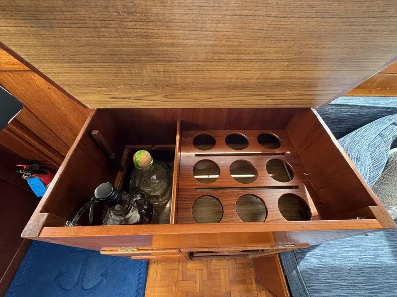 Slide: The Image of Grand Banks 42 Motor Yacht 1989 - 5632181