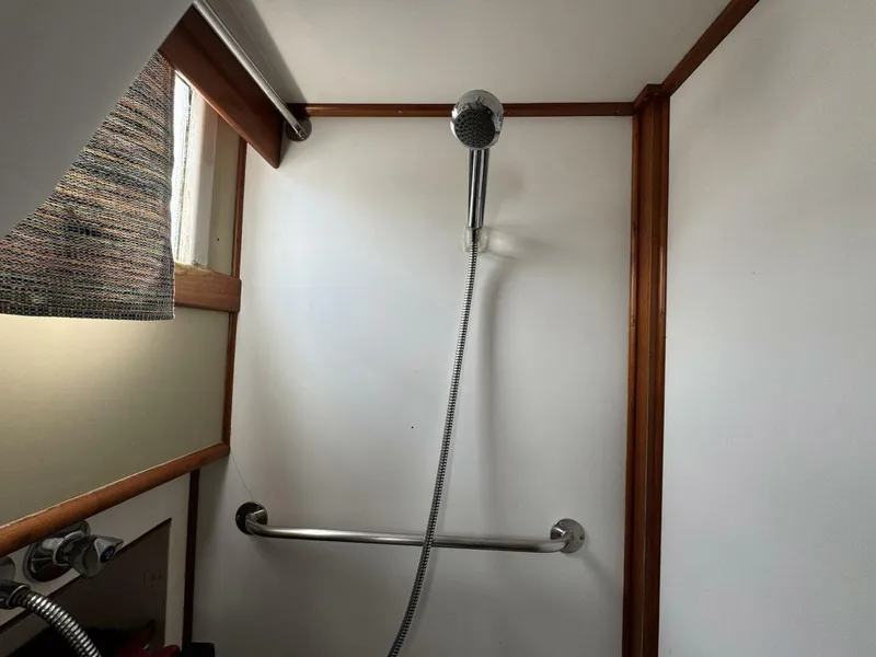 Slide: The Image of Grand Banks 42 Motor Yacht 1989 - 5632203