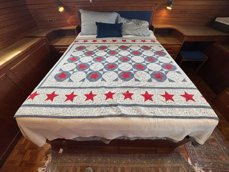 Slide: The Image of Grand Banks 42 Motor Yacht 1989 - 5632212