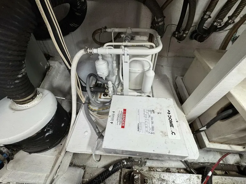 Slide: The Image of Grand Banks 42 Motor Yacht 1989 - 5632231