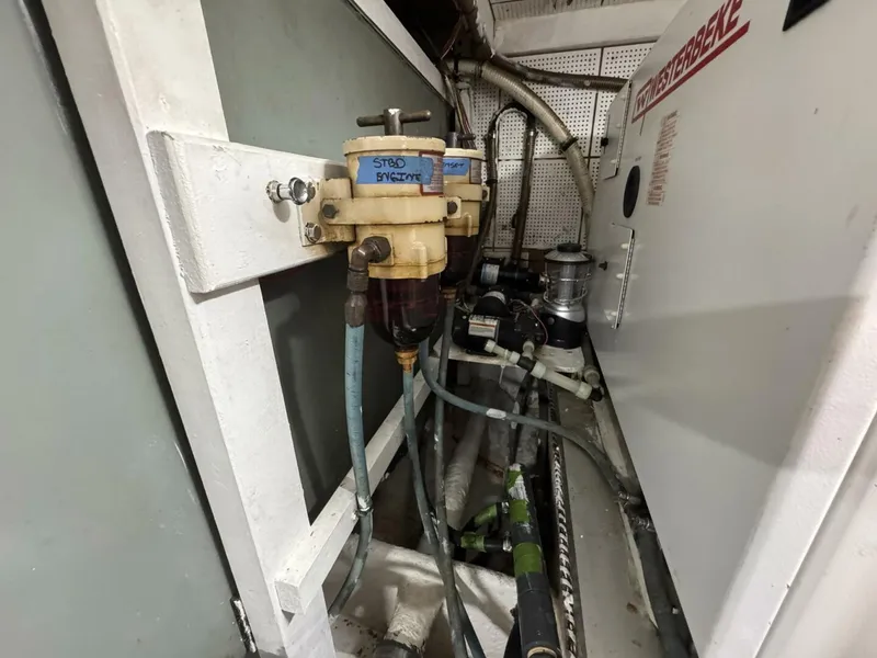 Slide: The Image of Grand Banks 42 Motor Yacht 1989 - 5632233