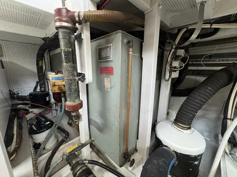 Slide: The Image of Grand Banks 42 Motor Yacht 1989 - 5632237