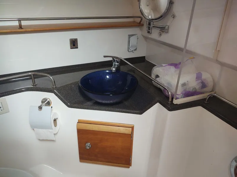 Slide: The Image of Cutwater 302 C 2018 - 4696894