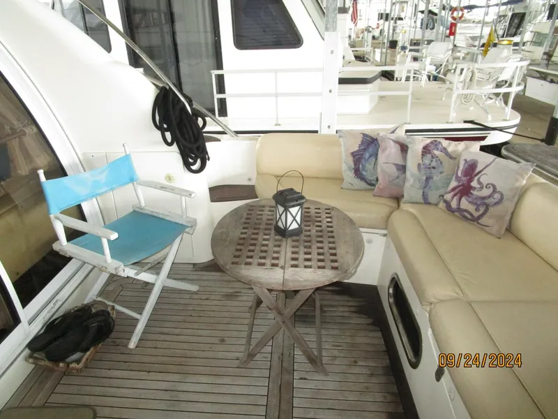 Slide: The Image of 47' Sealine aftdeck starboard - 4697428