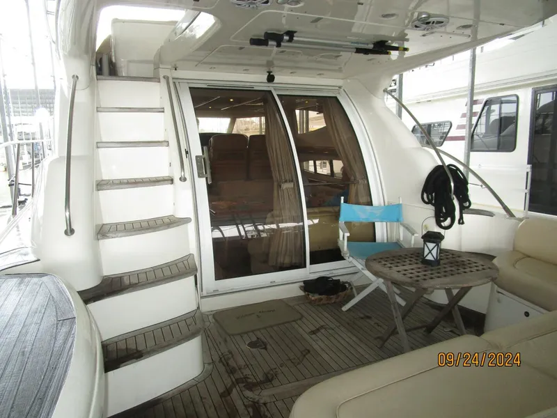Slide: The Image of 47' Sealine aftdeck forward - 4697426