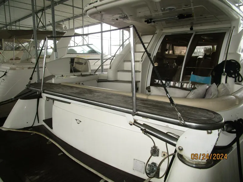 Slide: The Image of 47' Sealine passarelle-tender crane - 4697463