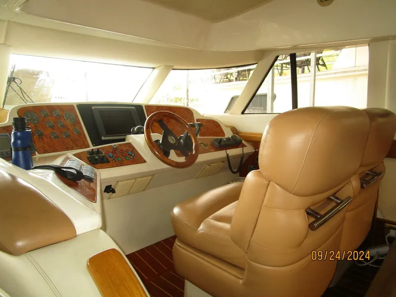 Slide: The Image of 47' Sealine lower helm1 - 4697458