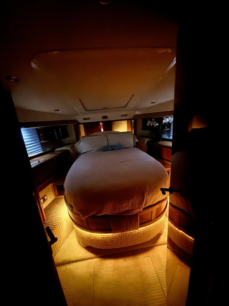 Slide: The Image of 47' Sealine guest stateroom2 - 4706154