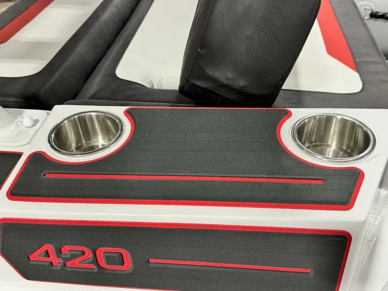 Slide: The Image of Highfield Velox 420 Jet 2025 - 5228189