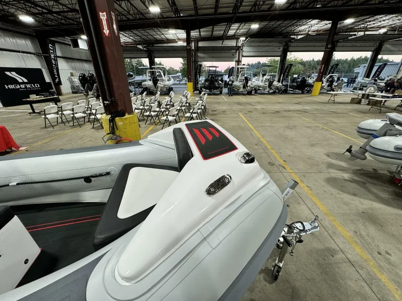 Slide: The Image of Highfield Velox 420 Jet 2025 - 5228201