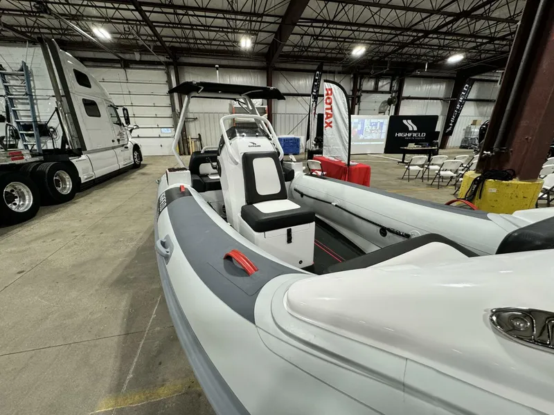 Slide: The Image of Highfield Velox 420 Jet 2025 - 5228203