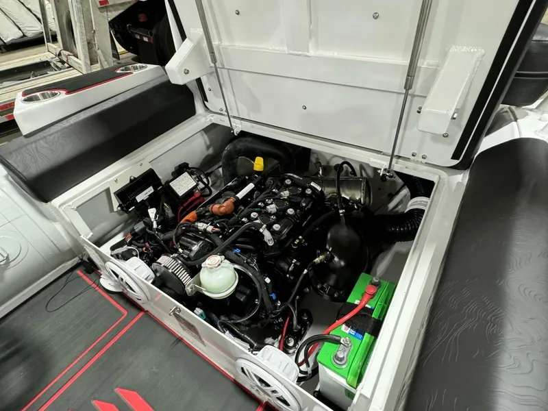 Slide: The Image of Highfield Velox 420 Jet 2025 - 5228160