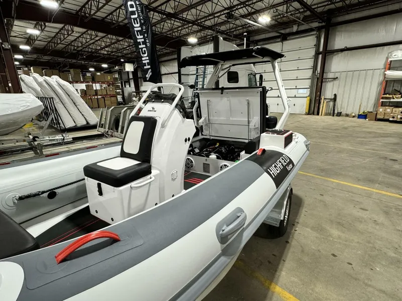 Slide: The Image of Highfield Velox 420 Jet 2025 - 5228170