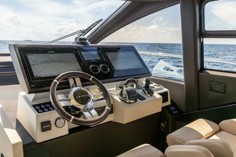 Slide: The Image of Azimut 60 - Azure - Helm 2021 Azimut 60 Sport Fly Azure - 7651780