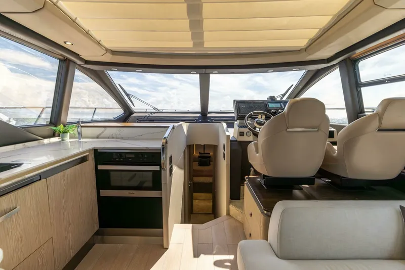 Slide: The Image of Azimut 60 - Azure - Helm 2021 Azimut 60 Sport Fly Azure - 7651778