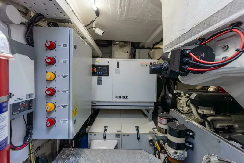 Slide: The Image of Azimut 60 - Azure - Engine Room 2021 Azimut 60 Sport Fly Azure - 7651811
