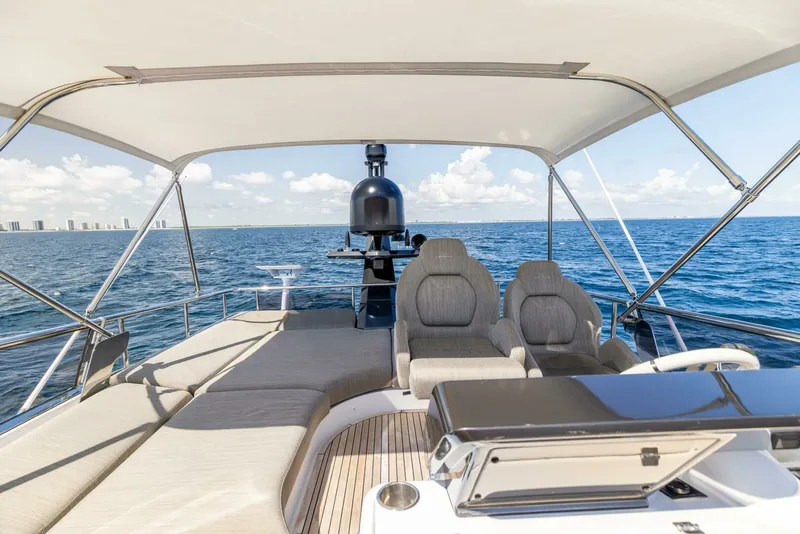 Slide: The Image of Azimut 60 - Azure - Flybridge 2021 Azimut 60 Sport Fly Azure - 7651805