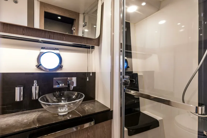 Slide: The Image of Azimut 60 - Azure - Head 2021 Azimut 60 Sport Fly Azure - 7651787