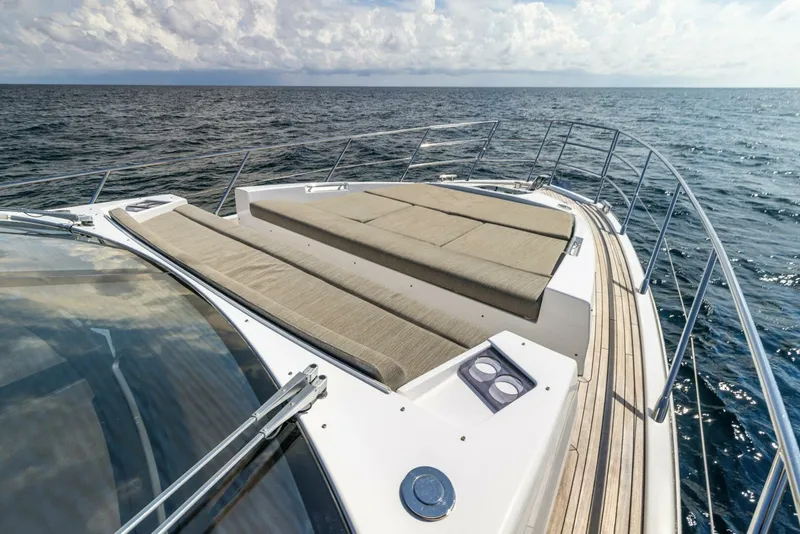 Slide: The Image of Azimut 60 - Azure - Bow 2021 Azimut 60 Sport Fly Azure - 7651807