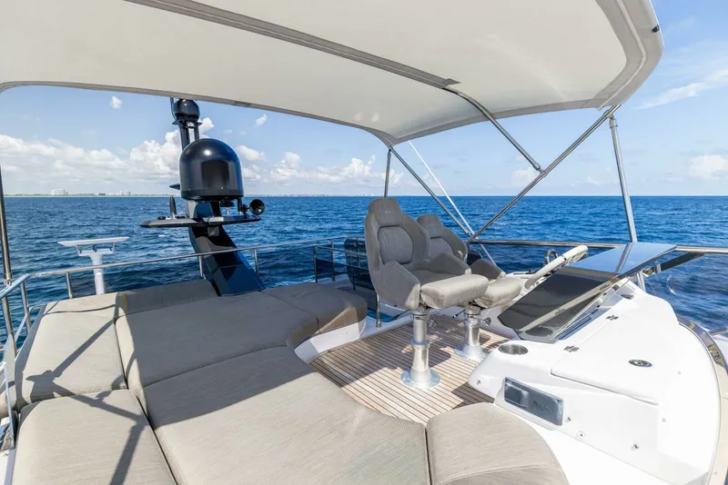 Slide: The Image of Azimut 60 - Azure - Flybridge 2021 Azimut 60 Sport Fly Azure - 7651804