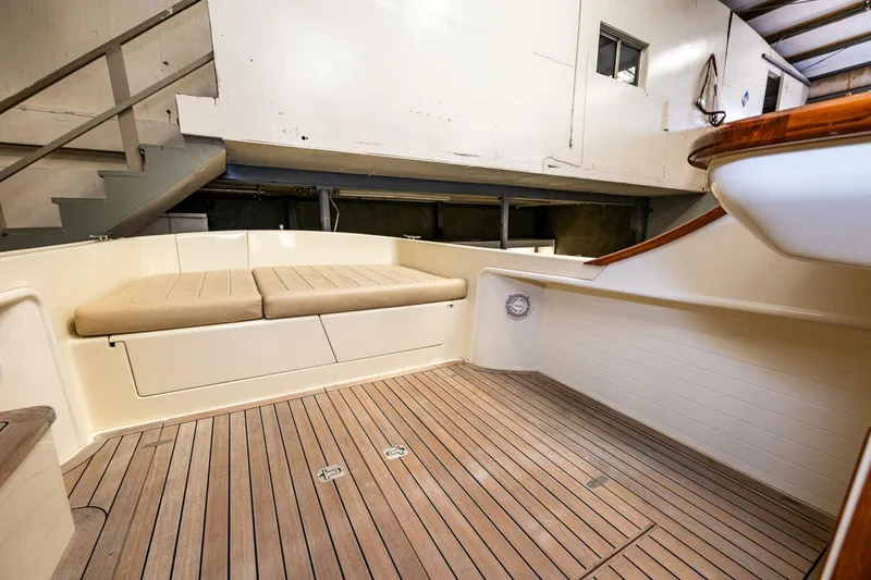 Slide: The Image of Palm Beach Motor Yachts Avalon 32 2006 - 4700656