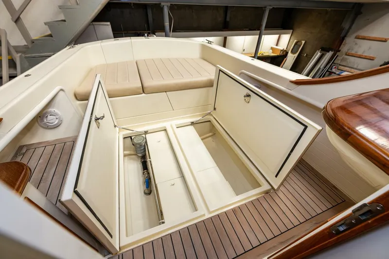 Slide: The Image of Palm Beach Motor Yachts Avalon 32 2006 - 4700690