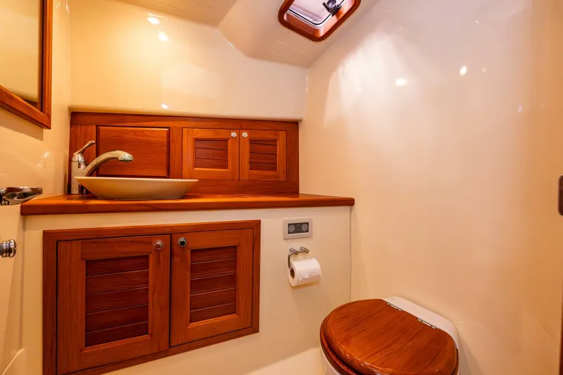 Slide: The Image of Palm Beach Motor Yachts Avalon 32 2006 - 4700672