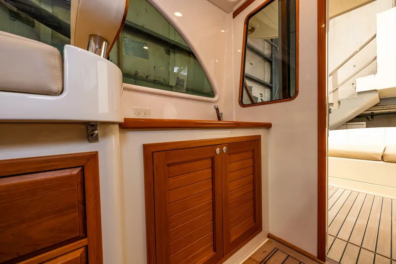 Slide: The Image of Palm Beach Motor Yachts Avalon 32 2006 - 4700674