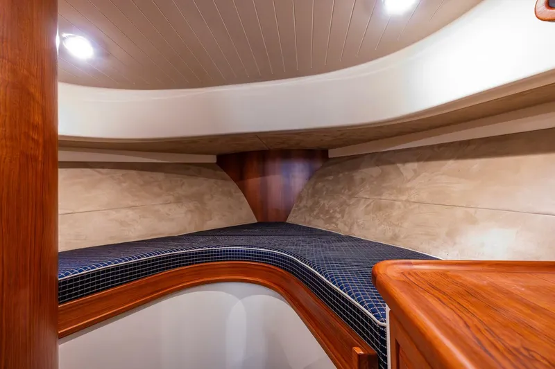 Slide: The Image of Palm Beach Motor Yachts Avalon 32 2006 - 4700677