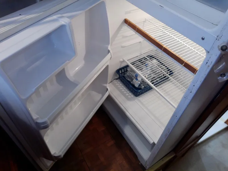 Slide: The Image of Post 44 Sport Fisherman 1990 - 4703375