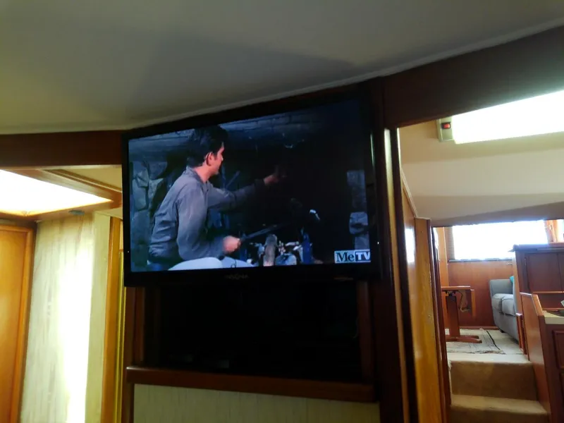 Slide: The Image of Post 44 Sport Fisherman 1990 - 4703383