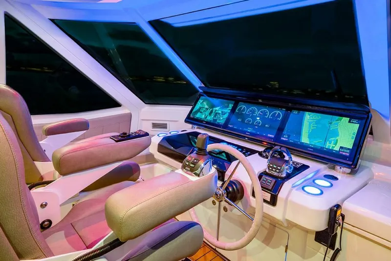 Slide: The Image of Aquila 70 Luxury 2024 - 4700953