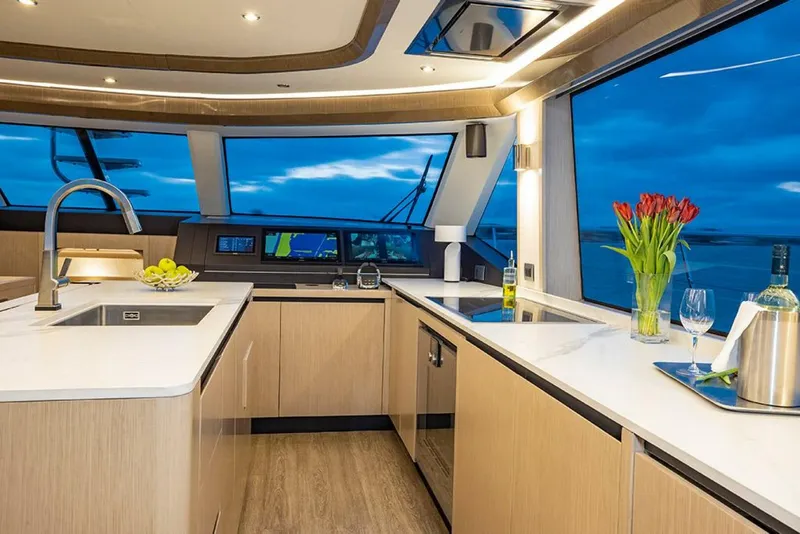 Slide: The Image of Aquila 70 Luxury 2024 - 4700959