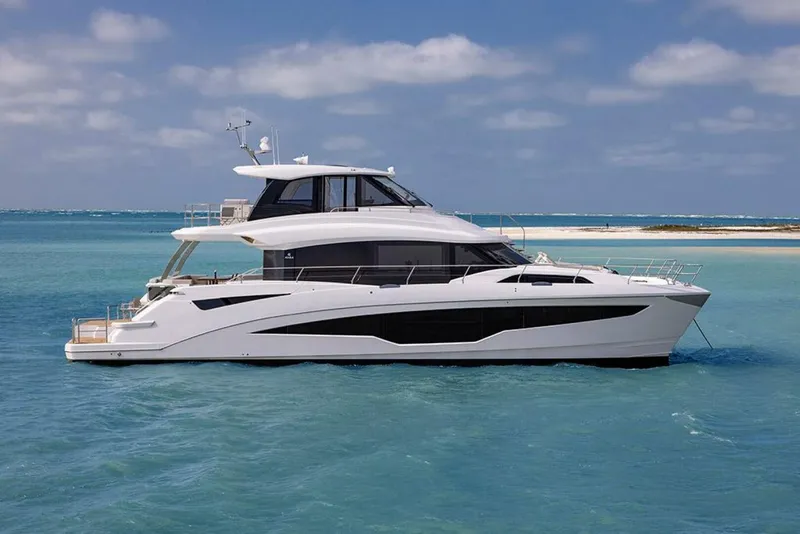 Slide: The Image of Aquila 70 Luxury 2024 - 4700945