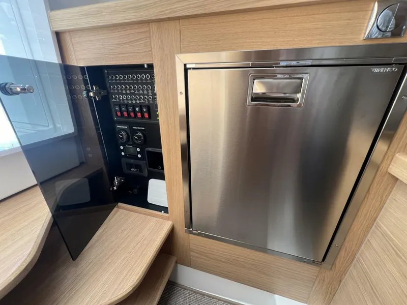 Slide: The Image of Nimbus T11 2024 - 4701928