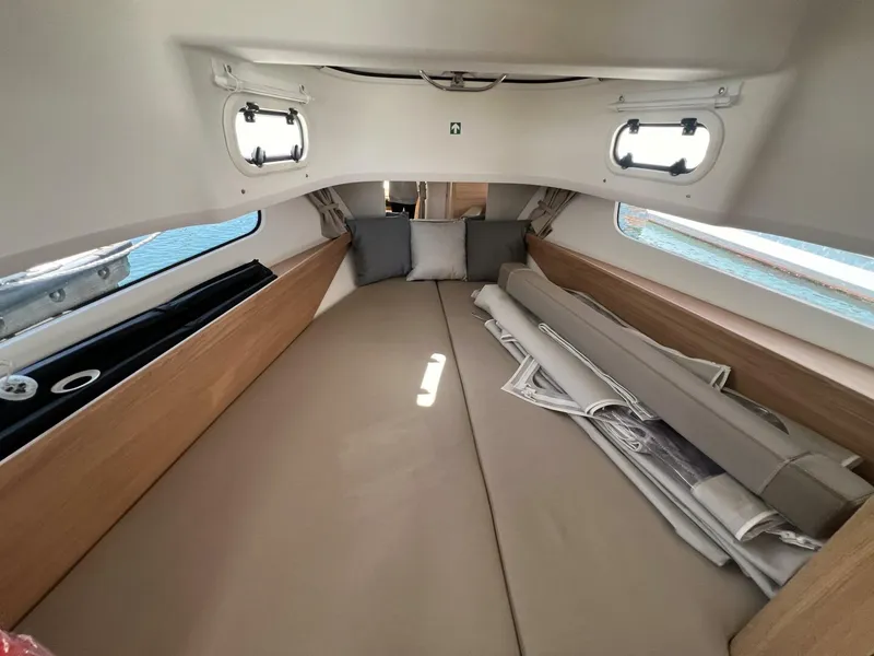 Slide: The Image of Nimbus T11 2024 - 4701927