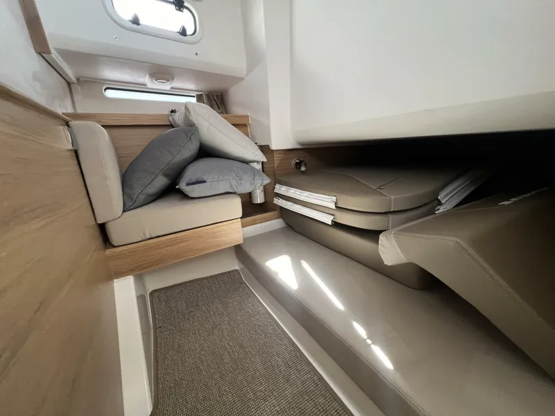 Slide: The Image of Nimbus T11 2024 - 4701917