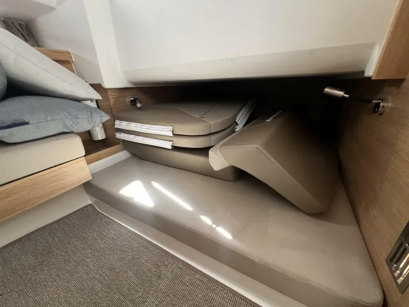 Slide: The Image of Nimbus T11 2024 - 4701920