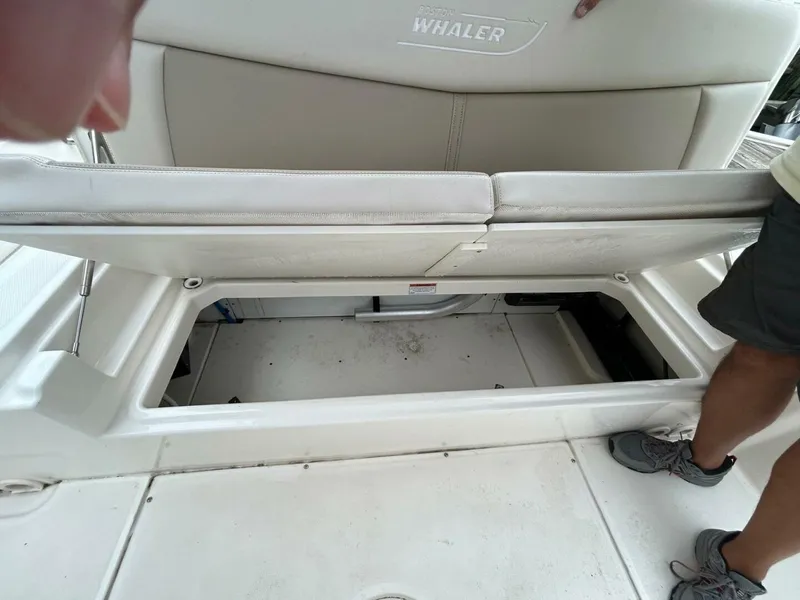 Slide: The Image of Boston Whaler 27 Dauntless 2022 - 4702755