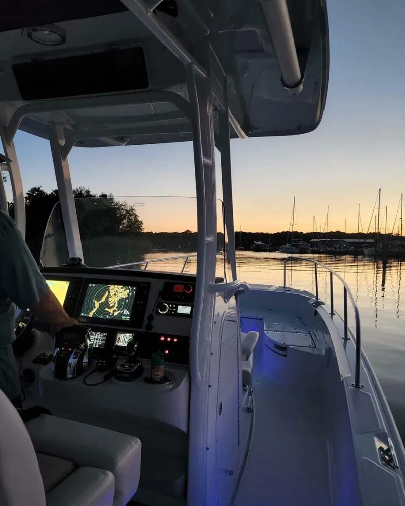 Slide: The Image of Boston Whaler 27 Dauntless 2022 - 4702766