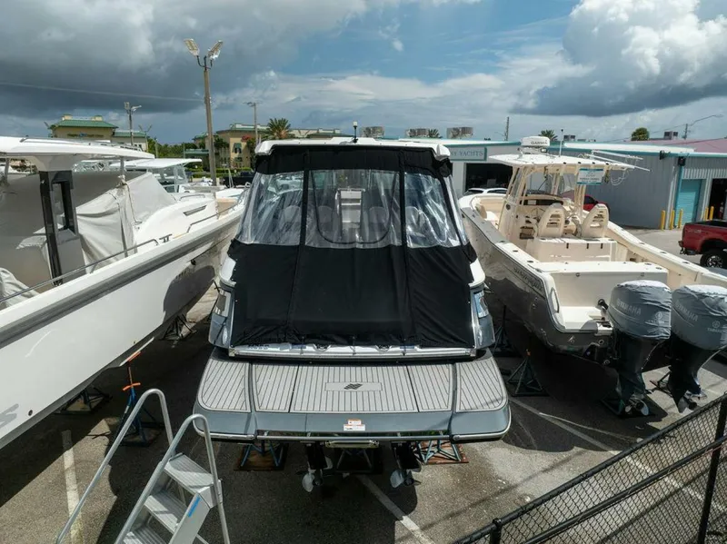 Slide: The Image of Four Winns 35 - Exterior 2020 Four Winns 35 H350 - 4703148