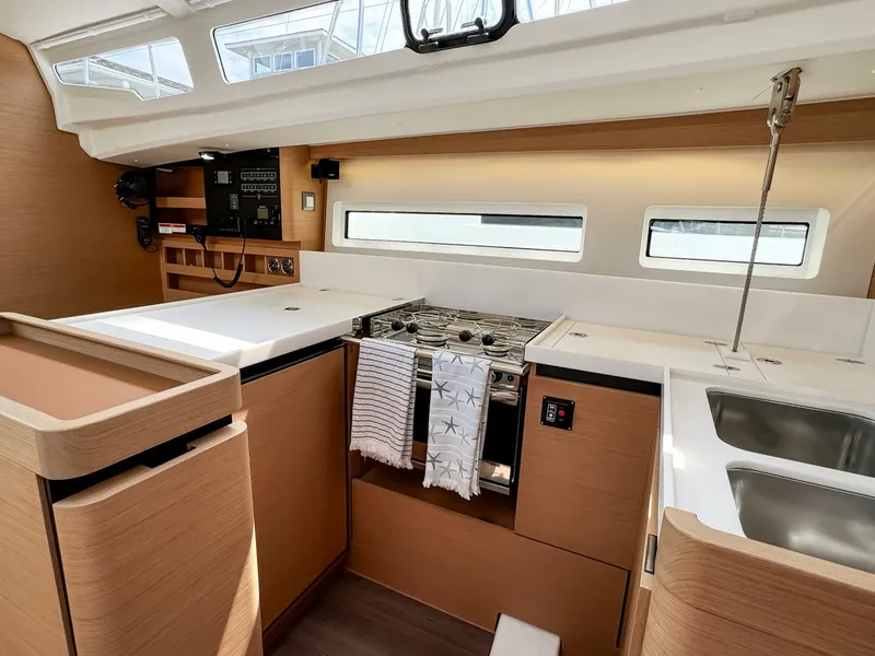 Slide: The Image of Jeanneau Sun Odyssey 440 2023 - 5004799