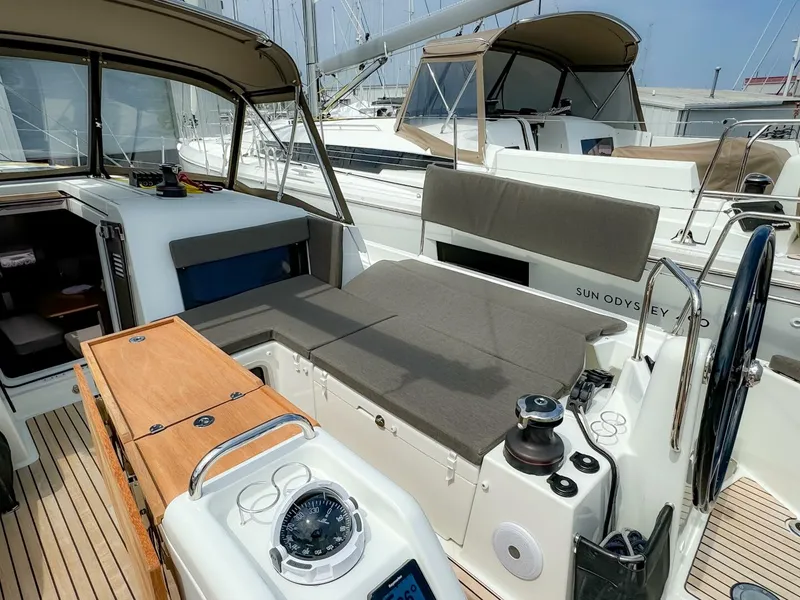 Slide: The Image of Jeanneau Sun Odyssey 440 #442 2023 - 5004775