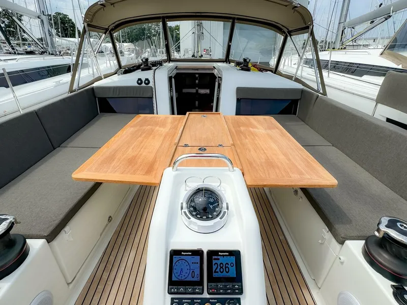 Slide: The Image of Jeanneau Sun Odyssey 440 #442 2023 - 5004777