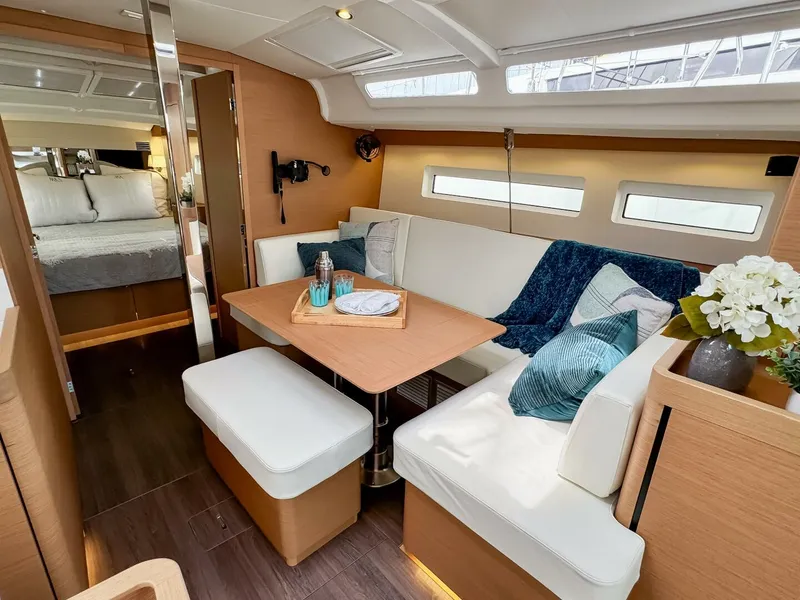 Slide: The Image of Jeanneau Sun Odyssey 440 #442 2023 - 5004792