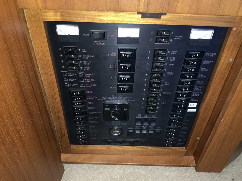 Slide: The Image of Ocean Yachts 48 Convertible 1997 - 4704617