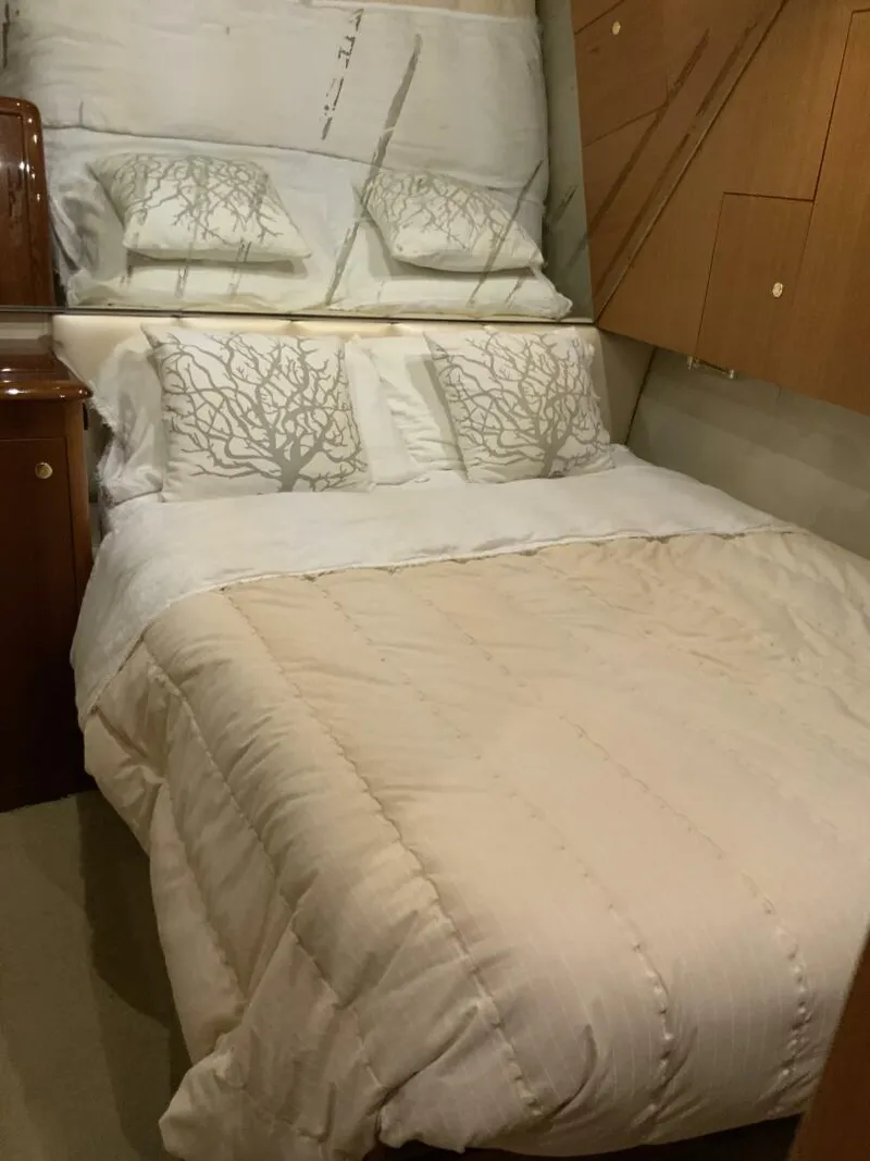 Slide: The Image of Ocean Yachts 48 Convertible 1997 - 4704624